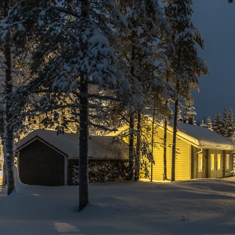 Mökin pirtinpöydän ääressä jouluruokia muistellen – yleisön pyynnöstä :)