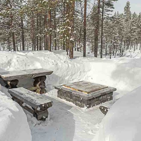 Kesken pääsiäisen mökille